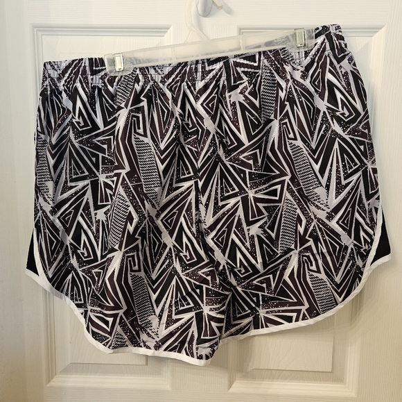 Activewear by Jennifer Lauren shorts - Picture 1 of 5